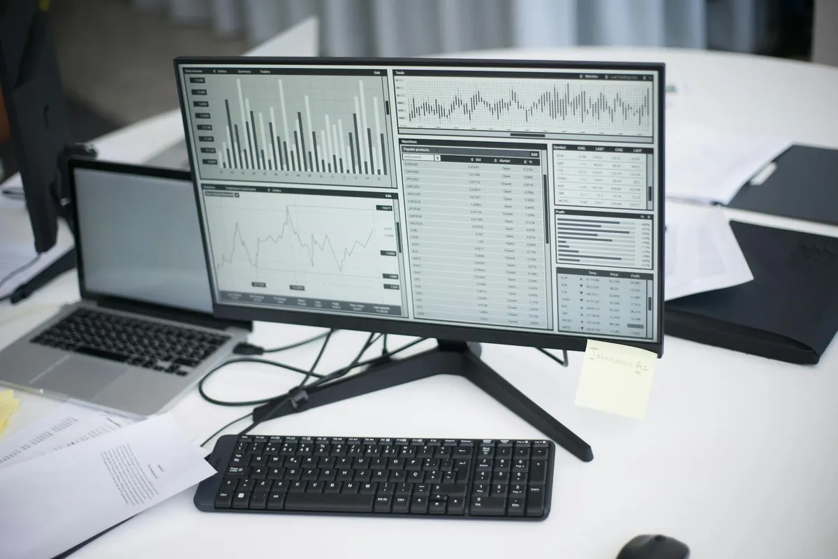 Power BI vs Looker Studio vs Metabase for SMEs
